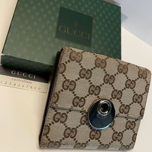 Vintage & Authentic Double GG Gucci Wallet